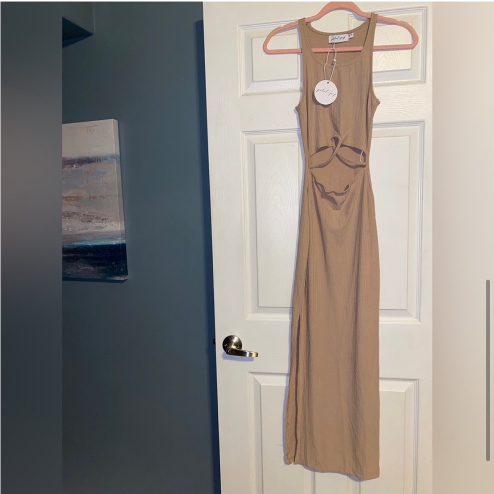 🆕(NWT) PETAL & PUP 🌸High Neck Maxi Bodycon Sundress with Cutouts. Size 2. - Picture 6 of 12